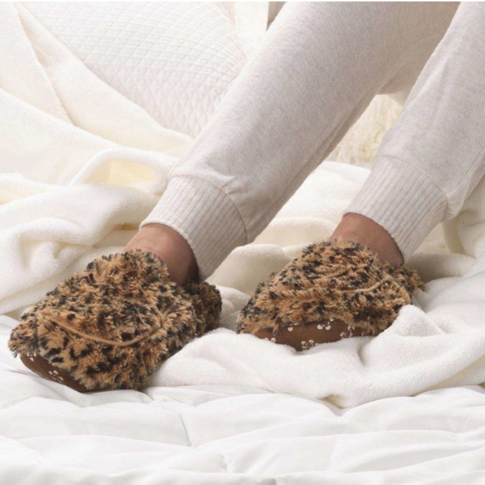 Warmies Microwaveable Slippers Cheetah Leopard Size 6-10 Women's Lavender Scent